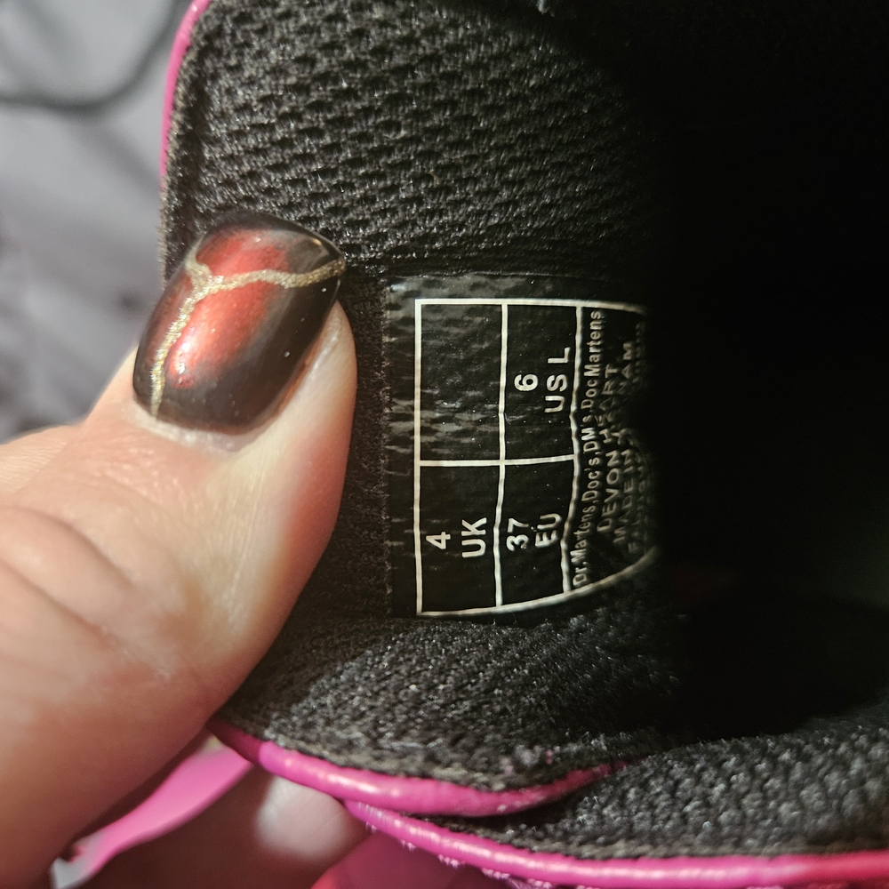 Dr. Martens Womens Pink Boots Heart Buckle Size 6 - Picture 4 of 5
